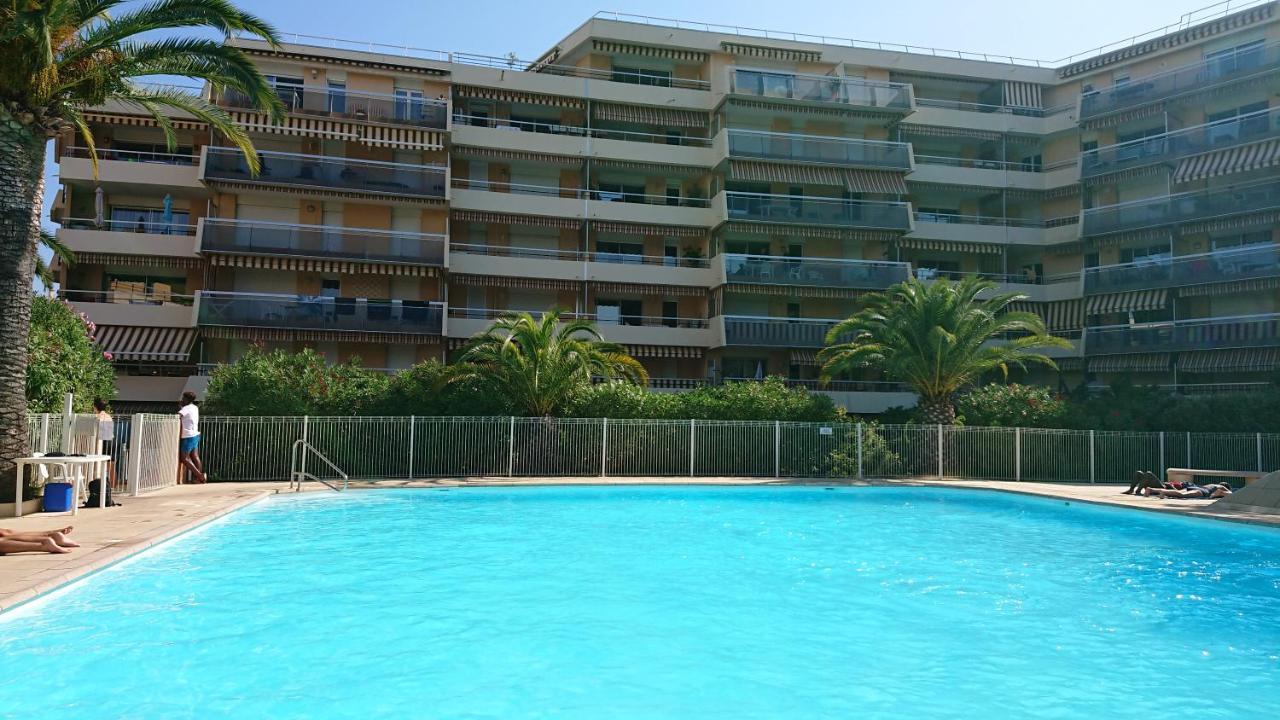 Frejus Plage, Appartement Entier , Piscine,Parking,Plage A 200M 外观 照片